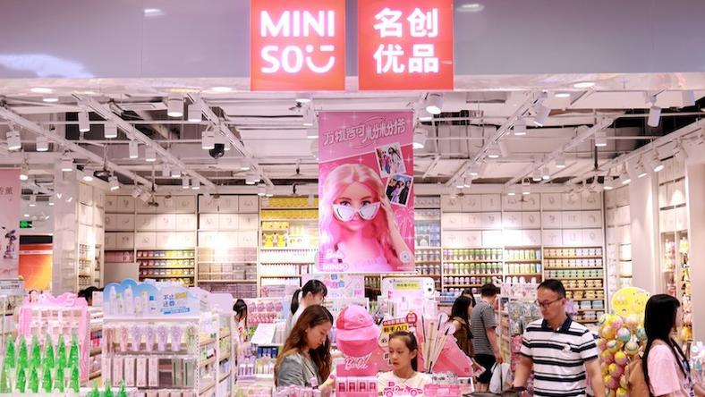 海外撑起名创优品半边天?